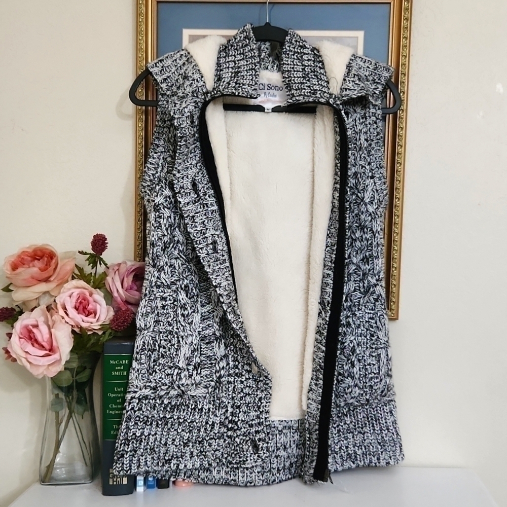 Cavalini Sweater Vest hoodie Super Cozy Zipper and button closure size M Winter - Picture 12 of 12